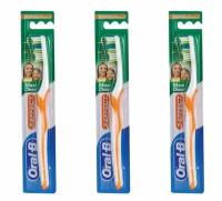 Oral-B Зубная щетка 3-Эффект Maxi Clean, средняя жесткость, 3 шт