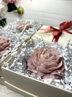 Подарок-комплимент «Пион»: ароматическая свеча в подарочной упаковке с лентой (1 шт.) // Небольшой подарок подруге, коллеге // Подарок гостям на свадьбе/дне рождения
