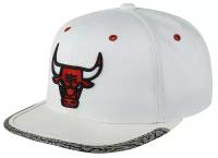 Бейсболка MITCHELL NESS арт. 6HSSMM19505-CBUPTWH Chicago Bulls NBA (белый), размер ONE