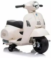 Лицензированный Vespa GTS скутер для езды 6V с тренировочными колесами (белый)