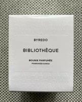 Парфюмированная свеча Byredo Bibliotheque 240 гр