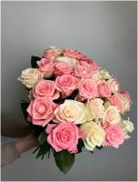 Букет роз из 31 штук 50 см (микс: розовые/белый)