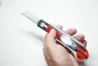 Строительный нож, канцелярский нож, металлический корпус, профессиональный нож, монтажный нож, 18 мм, сменные лезвия 5 штук в комплекте