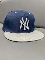 Бейсболка снэпбэк New York Yankees серо-синяя