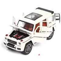 Модель автомобиля Mercedes-Benz Gelandewagen G65 в масштабе 1:24 белый (металл,свет,звук)