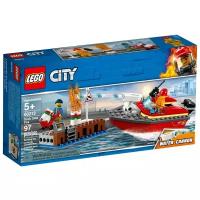 Конструктор LEGO City 60213 Пожар в порту, 97 дет