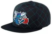 Бейсболка MITCHELL NESS арт. HHSS1212-CHOYYPPPBLCK Charlotte Hornets NBA (черный), размер ONE