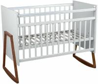 Детская кроватка для новорожденного Astrid (колесо-качалка, опуск.планка),массив березы,ЛДСП, белый