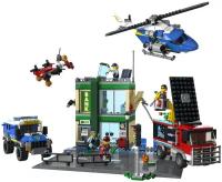 Конструктор LEGO City 60317 Полицейская погоня в банке, 915 дет