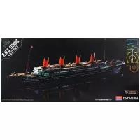 14220 Academy Круизный лайнер R.M.S. Titanic с комплектом подсветки (1:700)