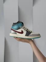 Кроссовки NIKE Air Jordan 1 Mid, размер 7.5 US (39.5 RU), бежевый, бордовый