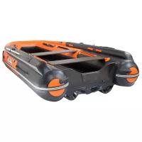 Лодка Reef Triton 370 S-Max с интегрированным фальшбортом