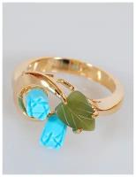 Кольцо с бирюзой и нефритом "2 розы1 лист ободок", цвет бирюзовый,зеленый, размер 18