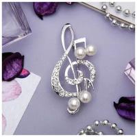 Брошь «Скрипичный ключ» с жемчужными нотками, цвет белый в серебре