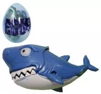 Игрушка для детей, фигрука игрушка Веселые зубастики, Акула синяя, в яйце, размер акулы - 8 х 4 х 4 см