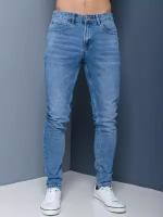 Джинсы зауженные к низу, одежда мужская летняя MkJeans 46 RU, цвет синий с потертостями