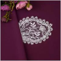 Кружевной платочек в петлицу свадебного костюма жениха из тонкого капрона с вышитыми цветочными узорами и сверкающим стразом