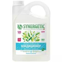 Synergetic Концентрированный кондиционер для белья Эвкалипт и ромашка, 3,75 л