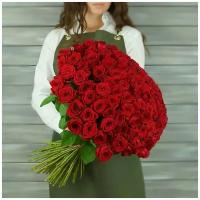 Букет живых цветов из 101 красной розы с лентой 60см
