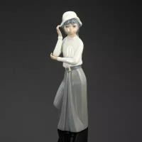 Винтажная статуэтка в стилистике Lladro "Девушка в шляпке", фарфор, роспись, Casades