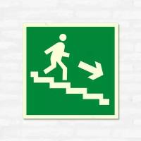 Табличка люминесцентная "Направление к эвакуационному выходу по лестнице вниз", 20х20 см, ПВХ