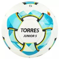 Мяч футб. "TORRES Junior-5" арт.F320225, р.5, вес 390-410 г,глянц.ПУ,3 сл,32 п, руч.сш,бел-гол-сер