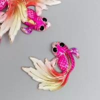 Декор для творчества пластик "Рыбка розовая с красно-жёлтым хвостом" с золотом 2.5х3 см, 5 шт