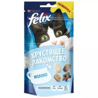 Лакомство Felix Хрустящее 60 г пауч для взрослых кошек, с молоком 1х8