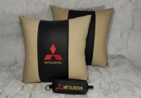 Подарочный набор: декоративная подушка в салон автомобиля из экокожи и ключница с логотипом MITSUBISHI, комплект 3 предмета