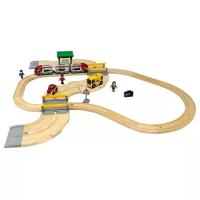 BRIO 33209 Деревянная железная дорога с переездом и станцией