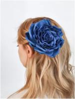 Заколка брошь большая роза синяя цветок арт180037