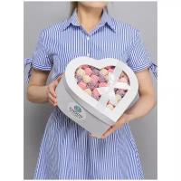 Подарочный набор конфет - 51 роза в форме сердца (Белая закрытая шляпная коробка) CHOCO STORY, Белый, Розовый и Фиолетовый Бельгийский шоколад, ZS51-B-BRF