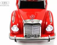 RiverToys Детский толокар Mercedes-Benz 300S (LS-128A) красный