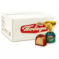 Победа вкуса Мишки в лесу с шоколадно-вафельной начинкой, коробка, 2 кг, картонная коробка