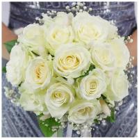 Белый свадебный букет из роз Жемчужина Облаков