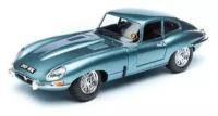 Модель автомобиля Jaguar E-type Coupe 1:18 Bburago