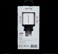 Зарядный адаптер MEDOOSI MT-06 2.4A 3 USB Travel Charger (белый)