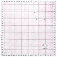 Линейка для пэчворка с градацией в сантиметрах, квадрат 32 см 32 x 32 см прозрачный с красно-черной разметкой HEMLINE NL4192
