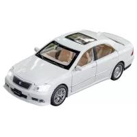 Масштабная модель автомобиля Toyota Crown в масштабе 1/32