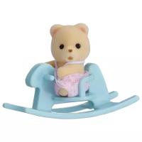 Игровой набор Sylvanian Families Младенец в сундучке 5199