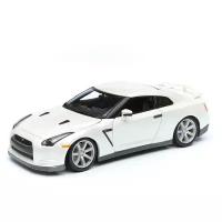 Легковой автомобиль Bburago Nissan GT-R (18-12079) 1:18, 24 см, белый