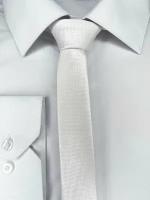 Узкий галстук фактурный