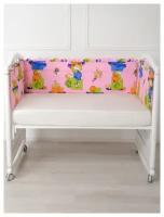 Бортик для детской кроватки МамаШила "Мишка на пъедестале" (розовый) 10072