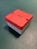 Ответвительная коробка Hensel D 9225 для цепей аварийного освещения серая с красной крышкой RAL 3000 88x88x53