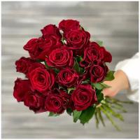 Букет живых цветов из 15 красных роз с лентой 40см