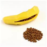 Игрушка для лакомств и сухого корма ТероПром 7824025 "Банан", желтая, 14 х 3,8 см