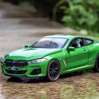 Коллекционная модель BMW M8 Competition Coupé 1:24 ( металл, свет, звук)